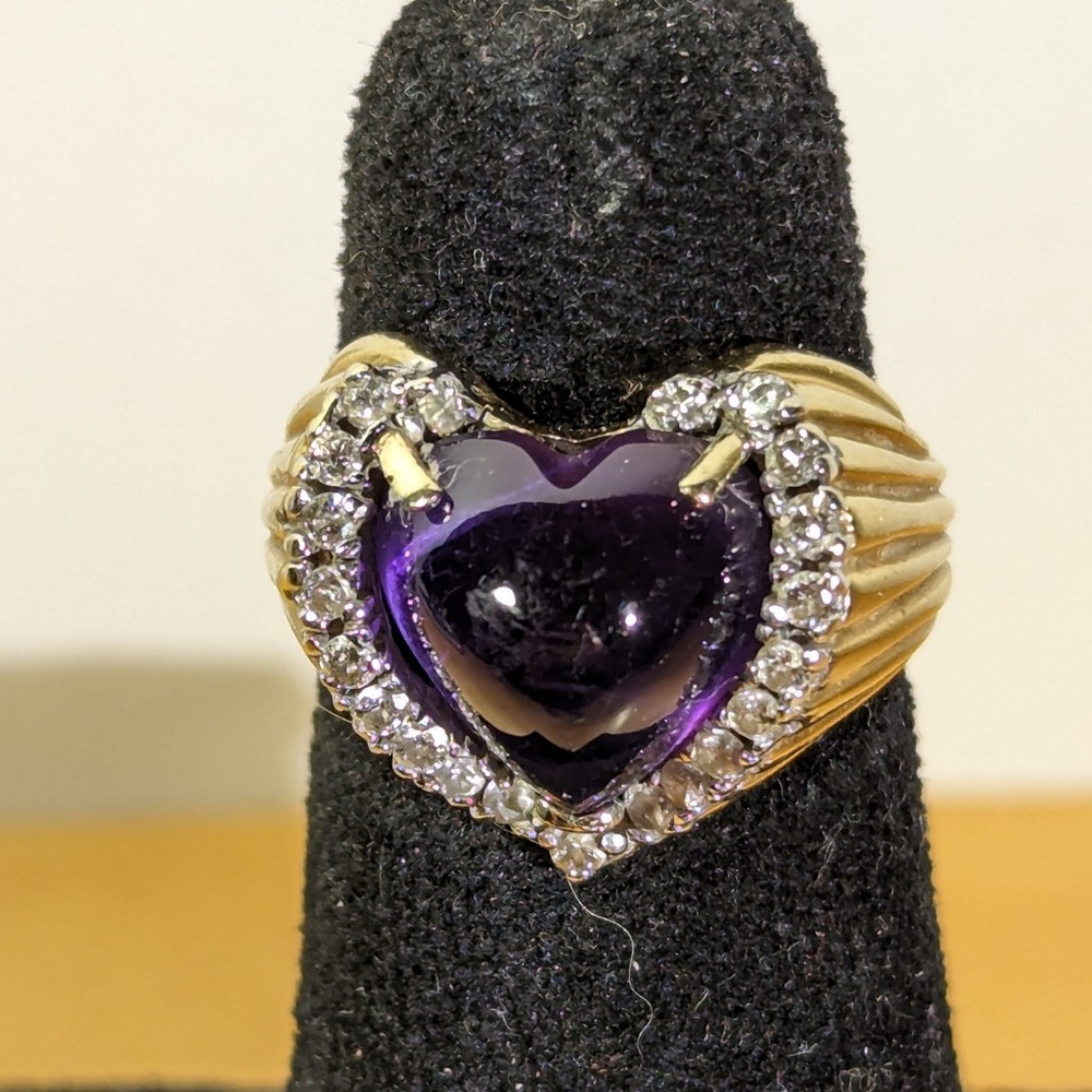 14k gold ring 9grams Vintage Heart Shaped Amethyst Ring with Diamonds Size 7.